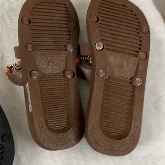 Grandco Woman’s Sandals - Selling As Pair - Size 6 - Picture 12 of 12
